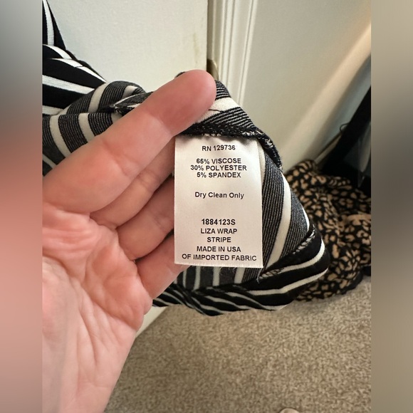 Finley Top (Wrap top) - Picture 7 of 8